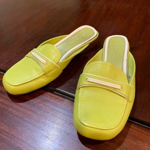 Vintage Lime Green Slippers / Slip-ons 💛💚